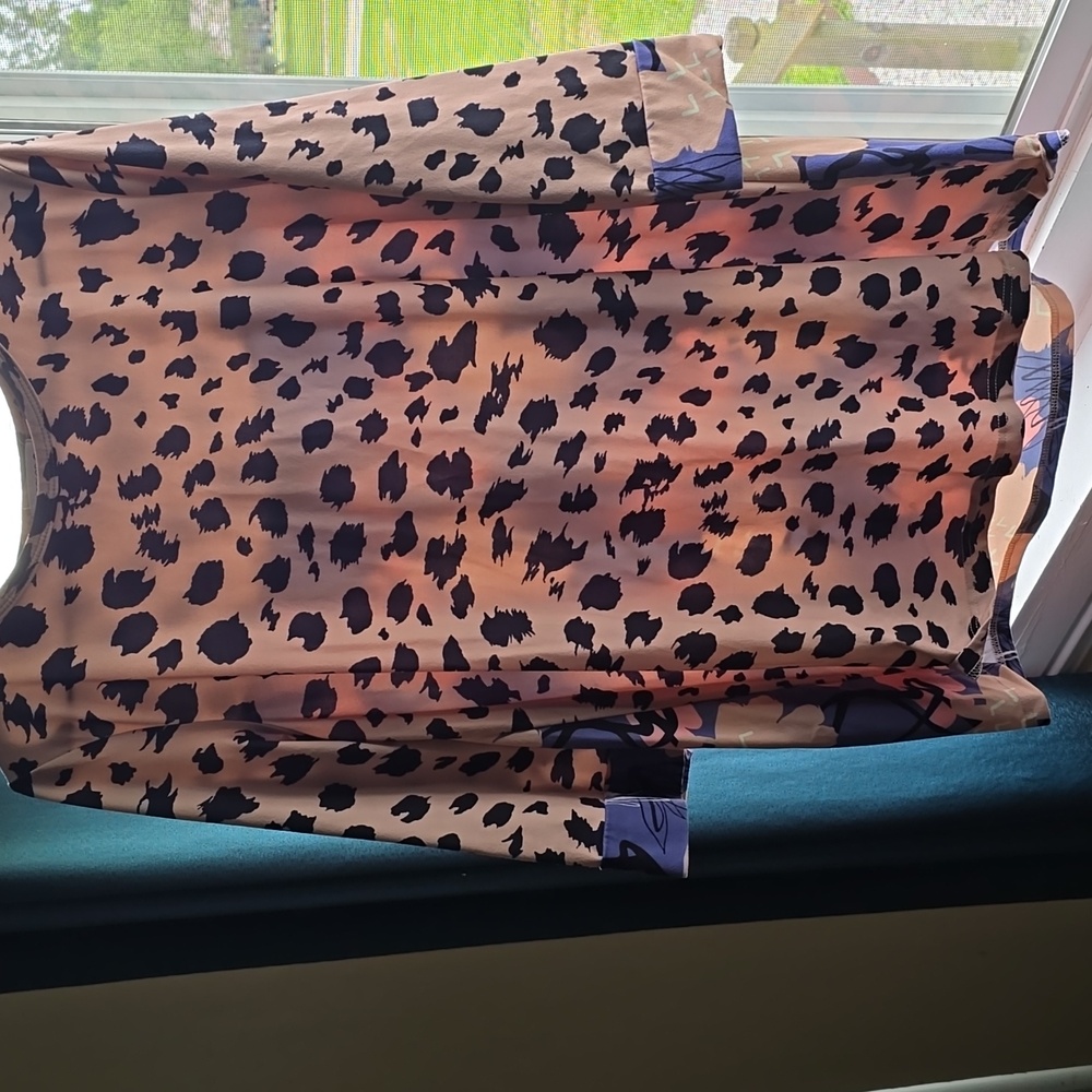 Womens Nuggles Large Top